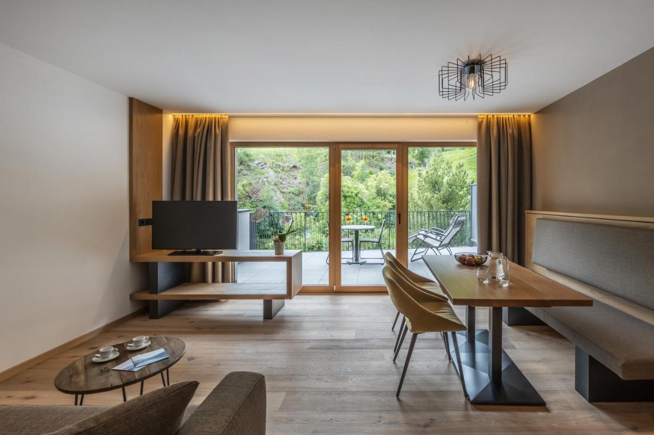 Maraias - Luxury Suites & Apartments Burgusio Buitenkant foto