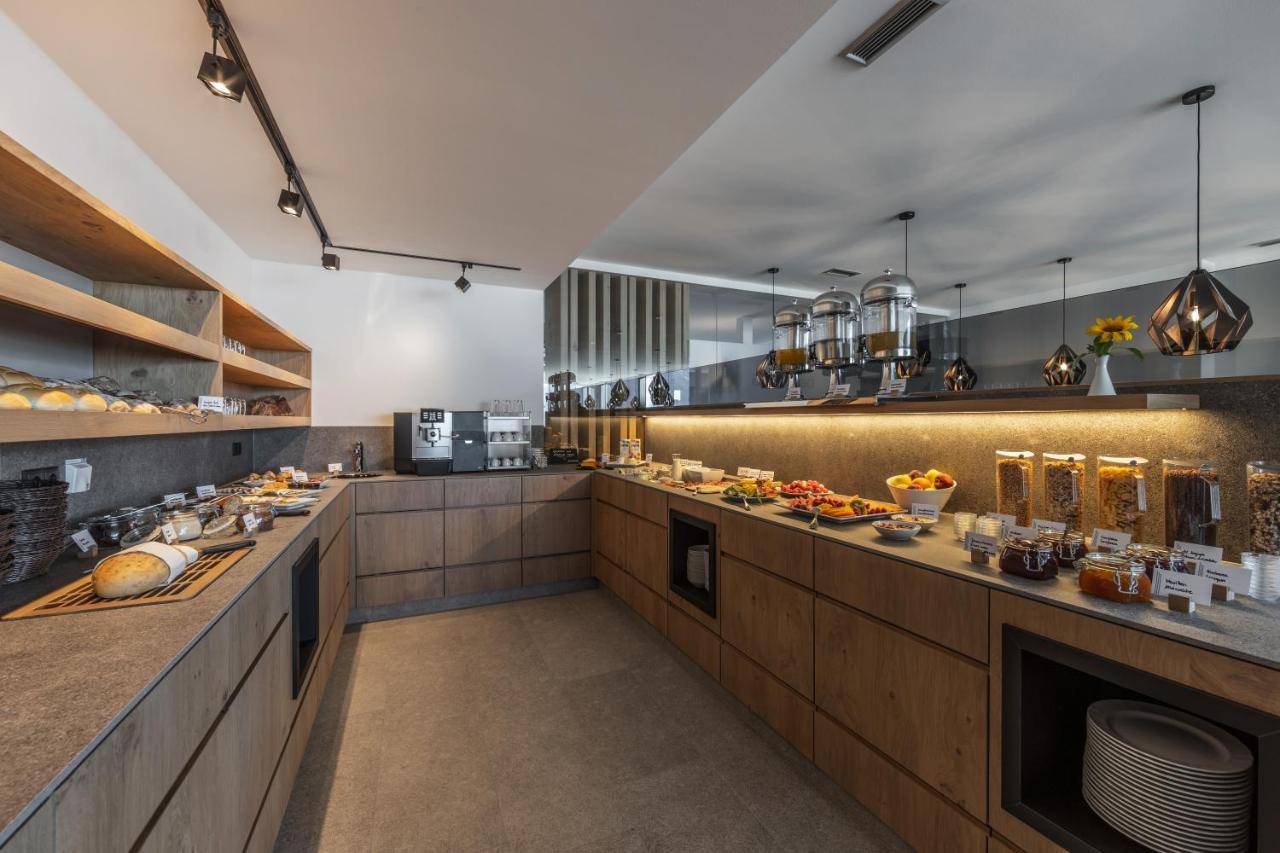 Maraias - Luxury Suites & Apartments Burgusio Buitenkant foto