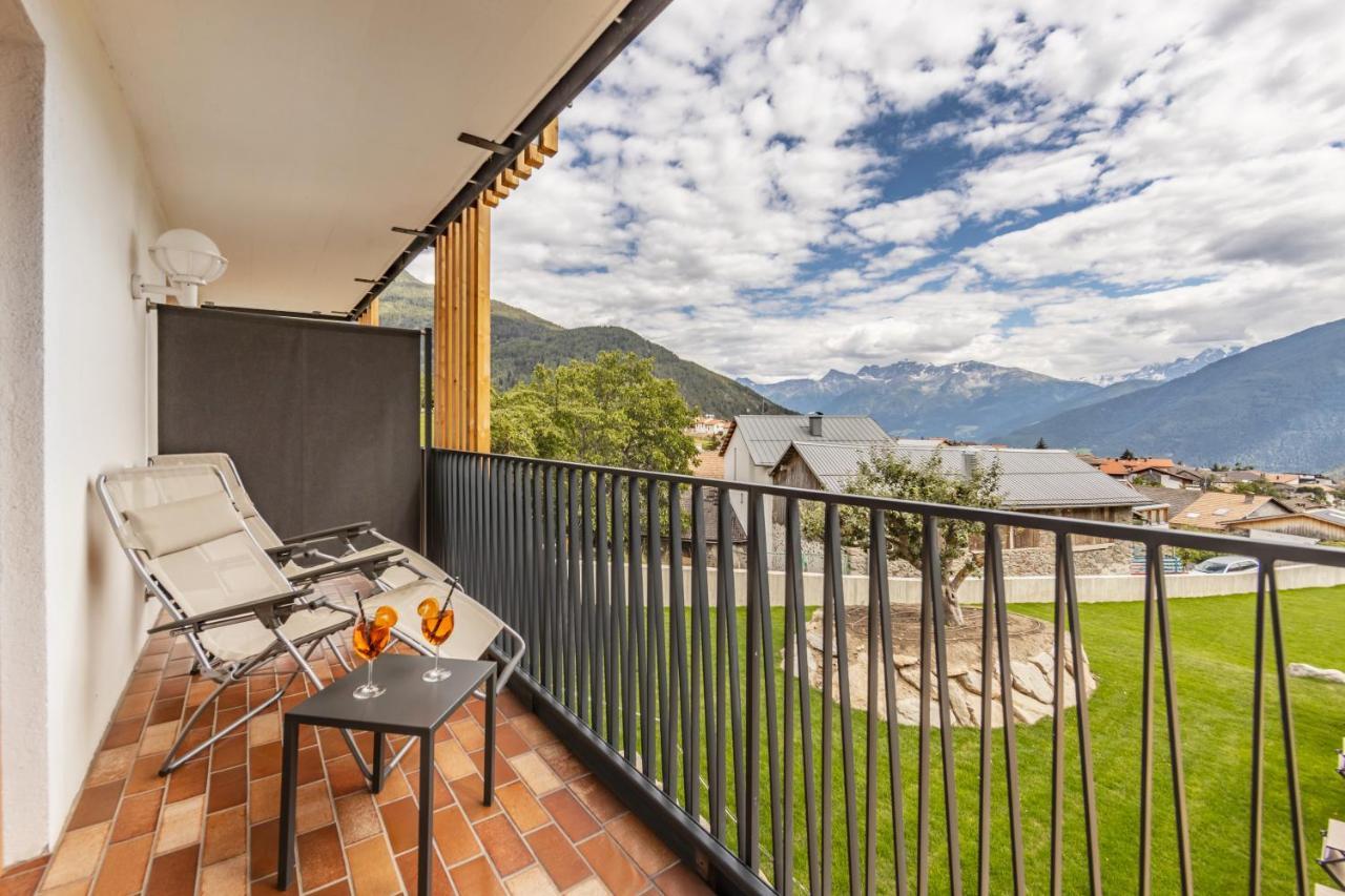 Maraias - Luxury Suites & Apartments Burgusio Buitenkant foto