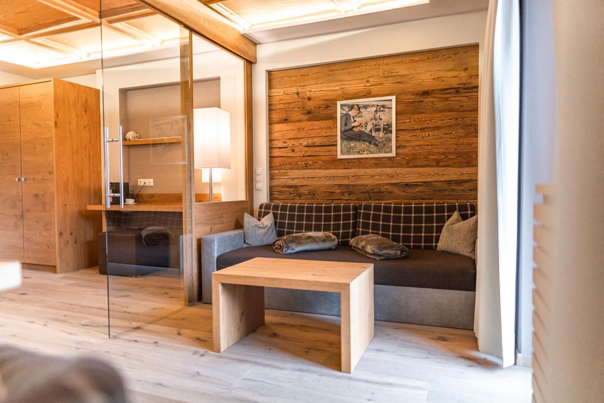 Maraias - Luxury Suites & Apartments Burgusio Buitenkant foto